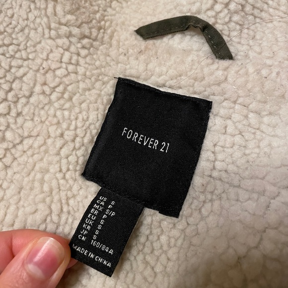 Forever 21 green jacket with white fur hood - Picture 5 of 8